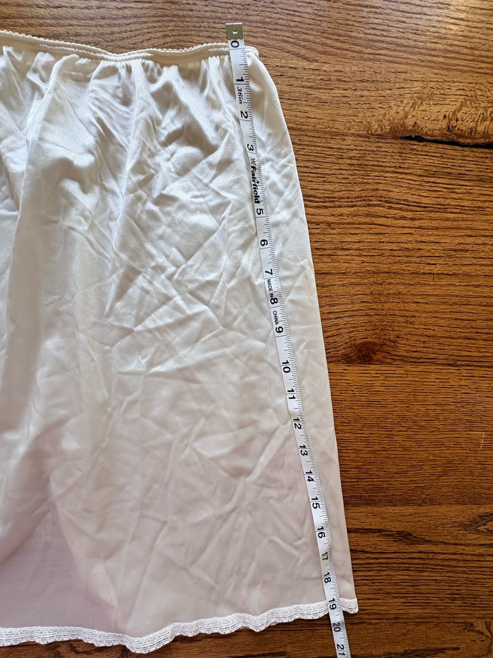 Bali Cream Half Slip with Lace Edge at hem- women’s medium- 100% nylon - Picture 11 of 12